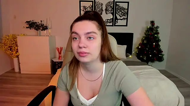 Snapshot of DaniellaLovely chatting on January 23, 2:28 pm DaniellaLovely online show from January 23, 2:28 pm