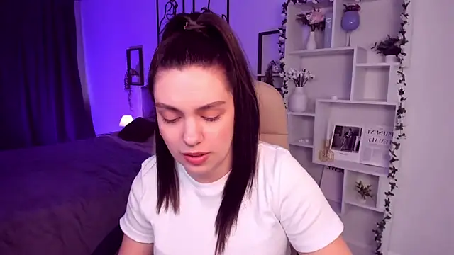 Snapshot of DaniellaLovely chatting on March 13, 2:01 pm DaniellaLovely online show from March 13, 2:01 pm