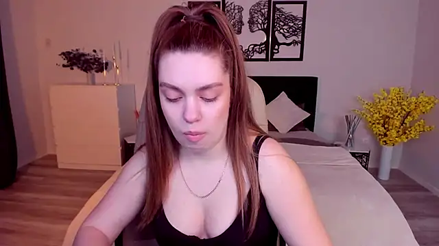 Snapshot of DaniellaLovely chatting on February 7, 2:15 pm DaniellaLovely online show from February 7, 2:15 pm