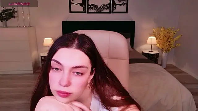 DaniellaLovely online show from December 15, 10:43 am