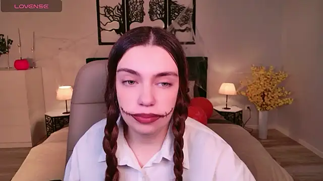 DaniellaLovely online show from October 31, 11:18 am