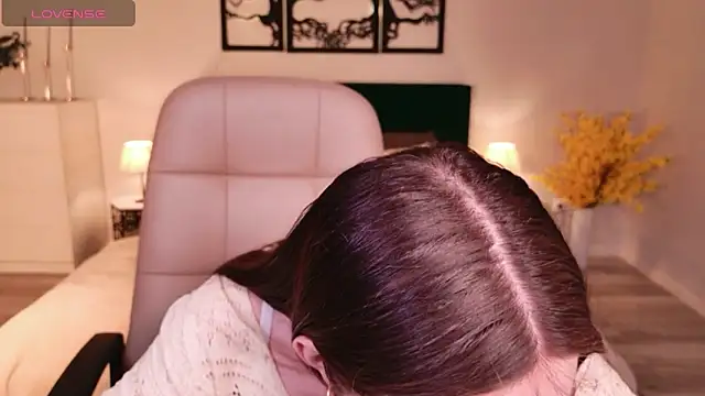 DaniellaLovely online show from February 16, 11:20 am