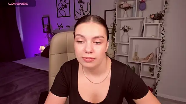 Snapshot of DaniellaLovely chatting on September 15, 10:48 am DaniellaLovely online show from September 15, 10:48 am