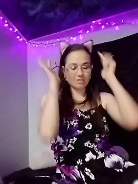 Cutebitchxh online show from April 14, 3:22 am