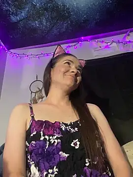 Cutebitchxh online show from April 12, 5:44 am