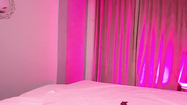 Snapshot of JessieePink chatting on February 28, 6:09 pm JessieePink online show from February 28, 6:09 pm