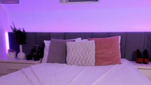 JessieePink online show from April 23, 5:14 pm