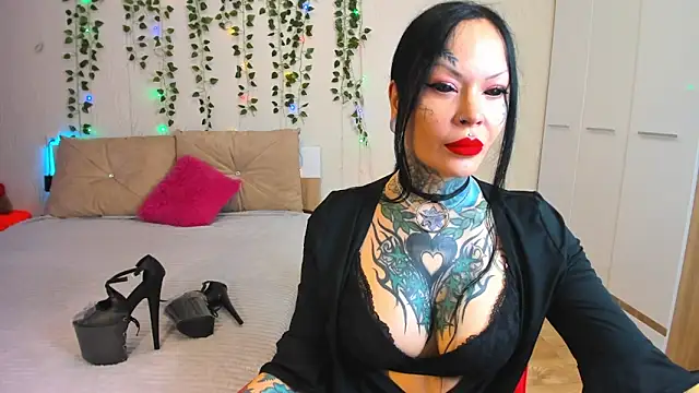 Megan Black Moon online show from March 14, 8:32 am