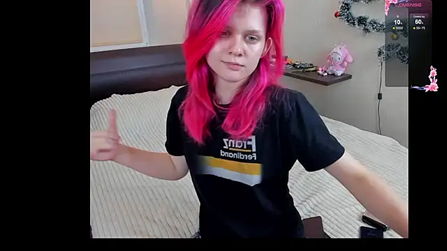 JulieTaylors online show from April 14, 10:15 pm