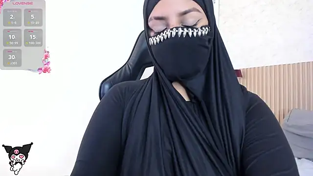 Snapshot of zully_01 chatting on June 20, 9:25 am zully 01 online show from June 20, 9:25 am