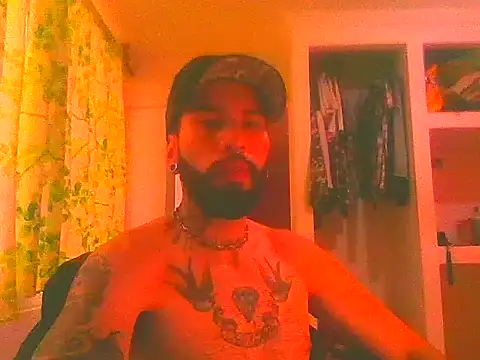 Snapshot of Diilanhott chatting on February 6, 2:26 pm Diilanhott online show from February 6, 2:26 pm