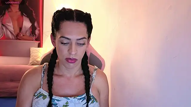 vittorialombardi   online show from November 7, 11:30 pm