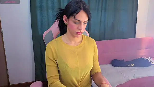 vittorialombardi   online show from June 22, 9:45 pm