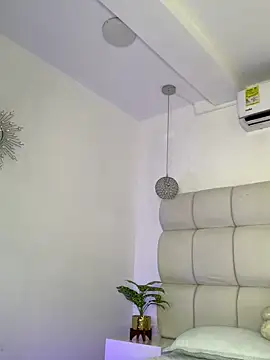 Alexa Handler online show from April 13, 8:02 pm