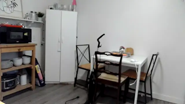 Kittyymaze1 online show from April 2, 11:50 am