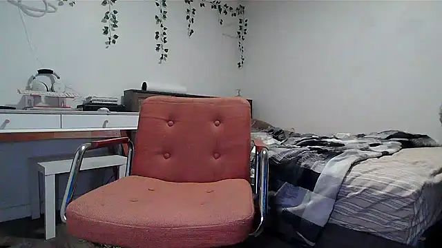 Kittyymaze1 online show from November 28, 1:22 pm