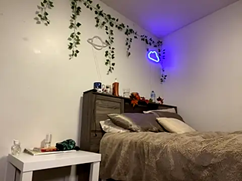 Kittyymaze1 online show from October 20, 1:11 pm