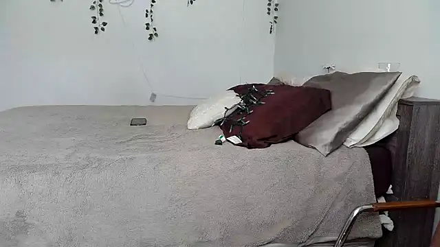 Kittyymaze1 online show from January 6, 8:13 pm