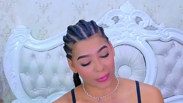 TiaraRosse online show from November 25, 1:55 pm