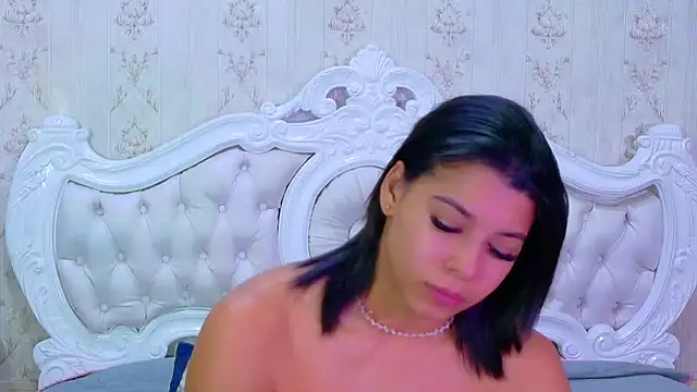 TiaraRosse online show from October 24, 12:37 pm