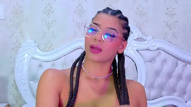 TiaraRosse online show from November 24, 1:11 pm