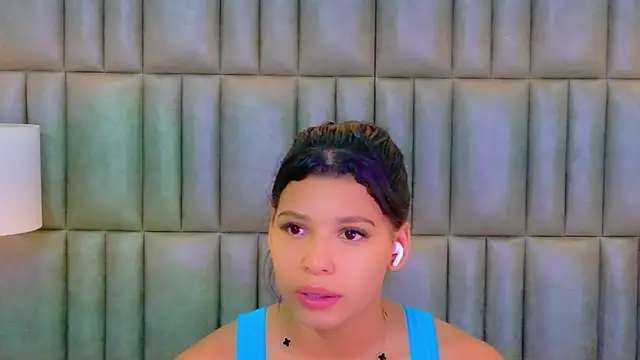 TiaraRosse online show from March 6, 12:00 pm