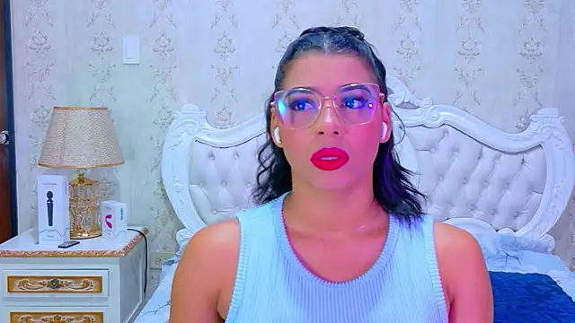 TiaraRosse online show from January 19, 1:15 pm