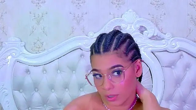 TiaraRosse online show from November 30, 5:03 pm