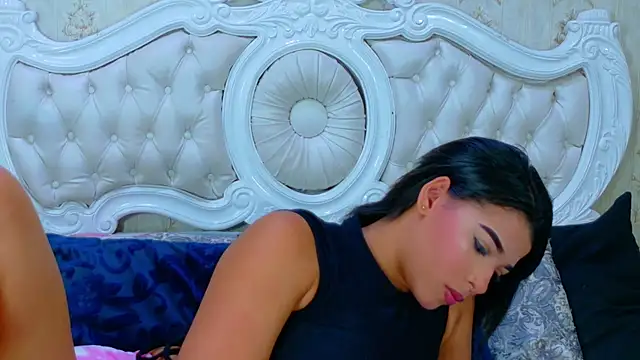 TiaraRosse online show from October 18, 5:09 am