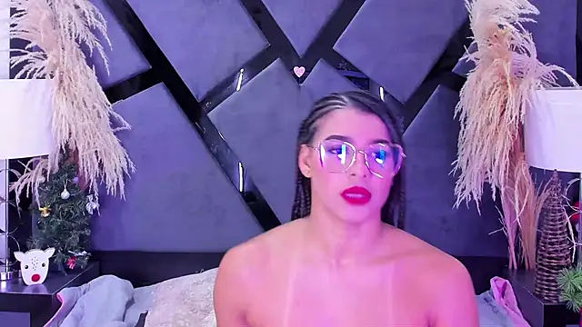 TiaraRosse online show from December 18, 5:23 am