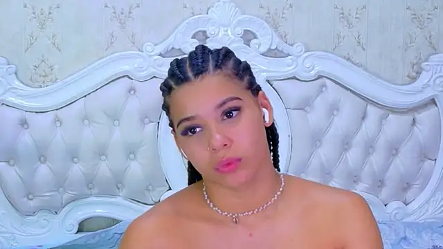 TiaraRosse online show from December 1, 1:56 pm