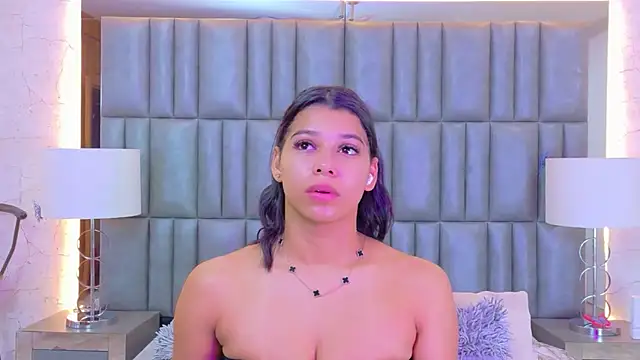 TiaraRosse online show from April 13, 1:04 pm