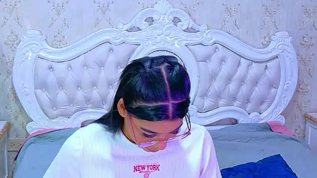 TiaraRosse online show from January 17, 1:15 pm