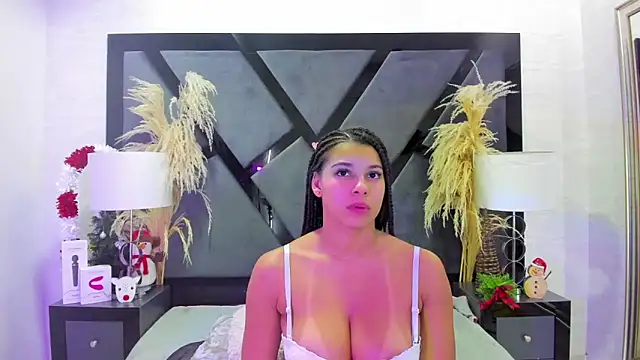 TiaraRosse online show from December 21, 4:03 am