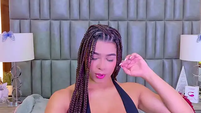 TiaraRosse online show from February 3, 1:27 pm