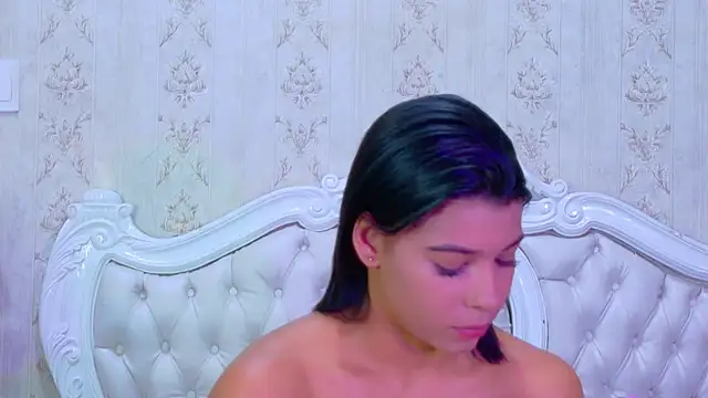 TiaraRosse online show from October 19, 5:54 am