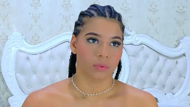 TiaraRosse online show from December 2, 12:18 pm