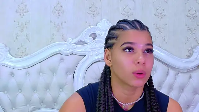 TiaraRosse online show from November 22, 1:32 pm