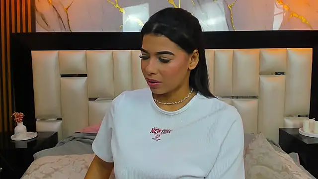 TiaraRosse online show from December 5, 5:06 am