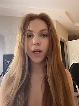 Snapshot of lolly_red_ chatting on June 20, 10:48 pm lolly red online show from June 20, 10:48 pm