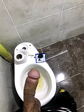 Snapshot of macg96 chatting on December 3, 5:52 am macg96 online show from December 3, 5:52 am