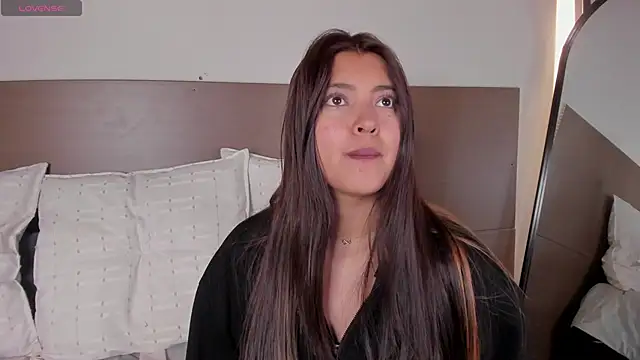 Rebeca Williams  online show from June 3, 10:38 am