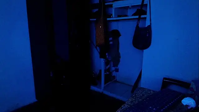 Snapshot of Oh_Tique chatting on January 7, 1:05 pm Oh Tique online show from January 7, 1:05 pm