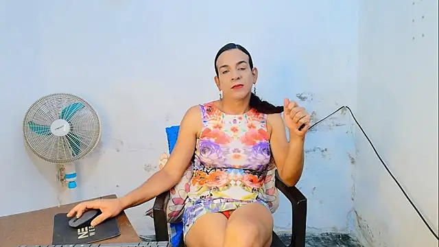 Snapshot of Oh_Tique chatting on January 18, 3:37 pm Oh Tique online show from January 18, 3:37 pm