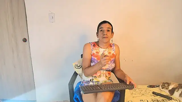 Oh Tique online show from November 30, 1:39 am