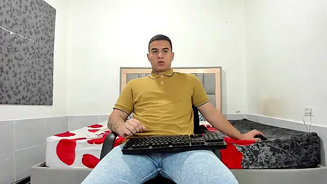 Snapshot of simookeler chatting on February 19, 12:40 am simookeler online show from February 19, 12:40 am