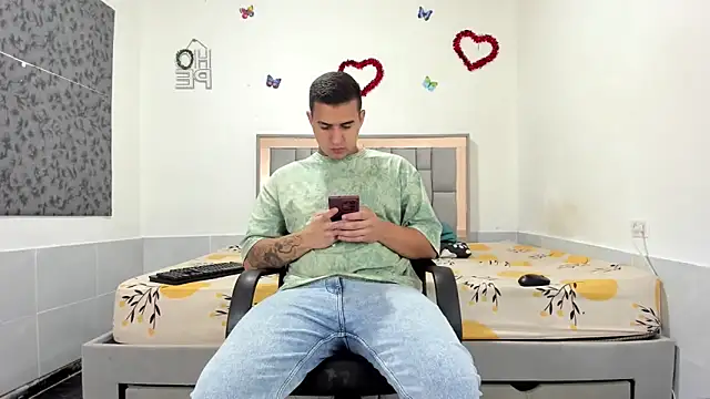 simookeler online show from October 24, 12:53 am