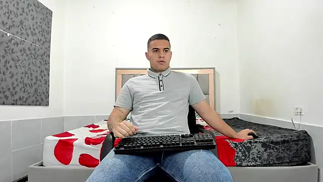 Snapshot of simookeler chatting on February 25, 2:34 am simookeler online show from February 25, 2:34 am