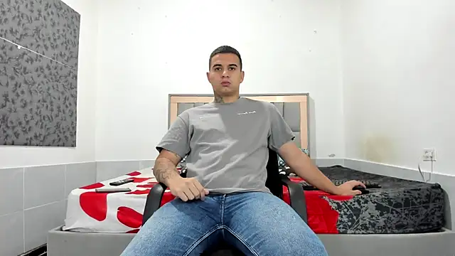 Snapshot of simookeler chatting on March 4, 9:39 am simookeler online show from March 4, 9:39 am