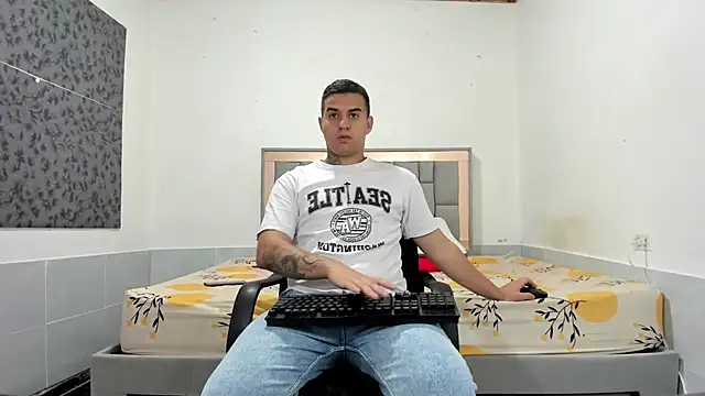 simookeler online show from November 26, 10:54 pm